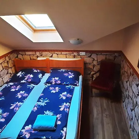 Castle Wellness Bed & Breakfast *