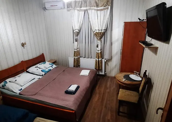 Castle Wellness Bed and Breakfast 4*